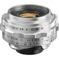 thypoch-ksana-21mm-f-3-5-with-lens-hood-lei.jpg