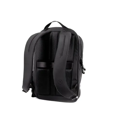 Moment-Everything-Backpack-21L-Overnight-black_3.jpg