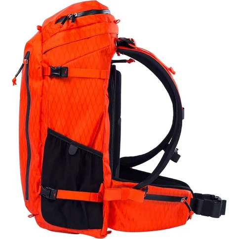 F-Stop-Kashmir-2-AIR-33L-Backpack-Male-Torso-Version-Magma_3.jpg