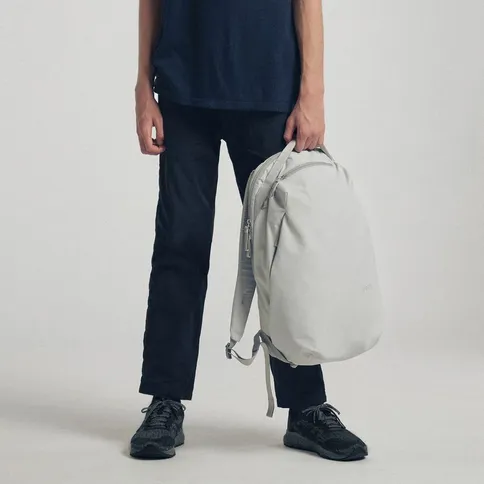 Urth-Norite-24L-Backpack-grijs_6.jpg