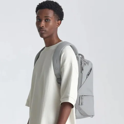 10_Urth-Arkose-Backpack-StoneGrey.jpg