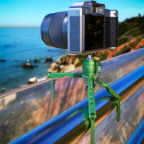 Leofoto-MT-03-mini-table-tripod-MBH-20-ballhead-green_5.jpg