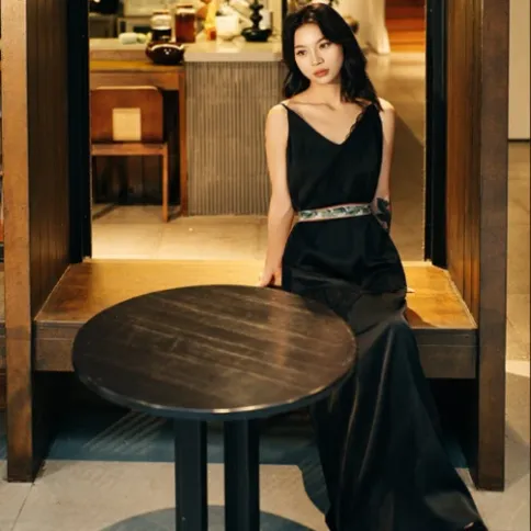 6_Artisans_AF35_f1.8.webp