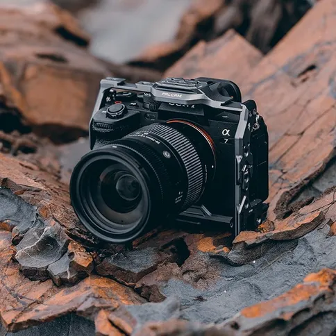 falcam-quick-release-camera-cage-base-sony-a7m4-6.jpg