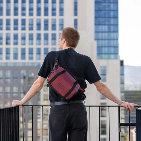 WANDRD-ROGUE-Sling-6L-Rhone-Burgundy-V2_5.jpg
