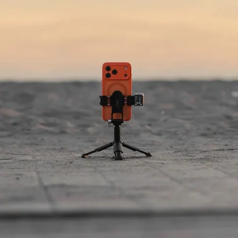 Joby-TelePod-Mini-Selfie-Stick-Tripod-with-Light-TP02_9.jpg