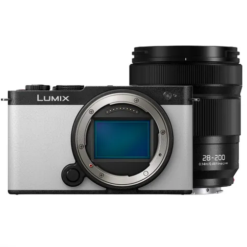 Panasonic Lumix S9 Body Smokey White + Lumix S 28-200mm F4-7.1 MACRO.jpg