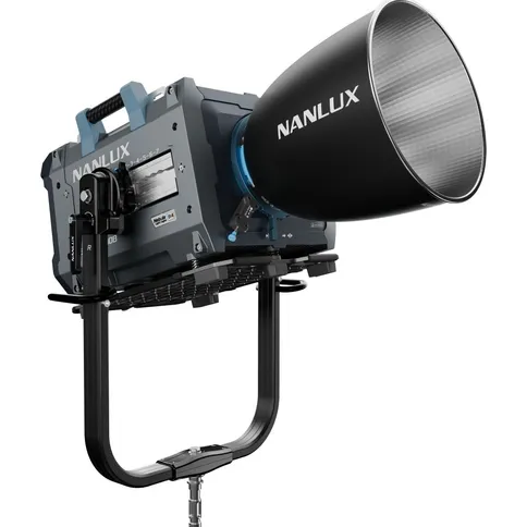 Nanlux-Evoke-5000-Bi-color-Spot-Light-met-reflector-en-flight-case_4.jpg