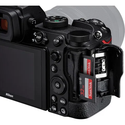nikon-z5-24-200mm-4 (1).jpg