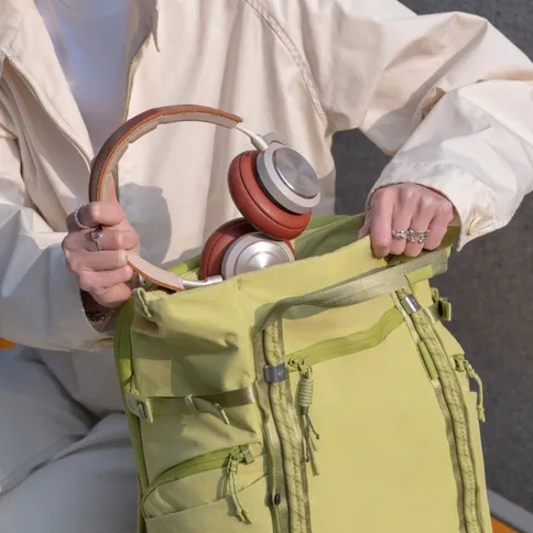 PGYTECH-OneGo-Roamer-Tote-Backpack-18L-Grass-Green_4.jpg