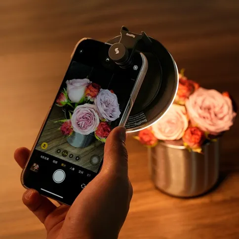 SmallRig-4873-Vibe-P30-67mm-Ring-LED-Video-Light_8.jpg