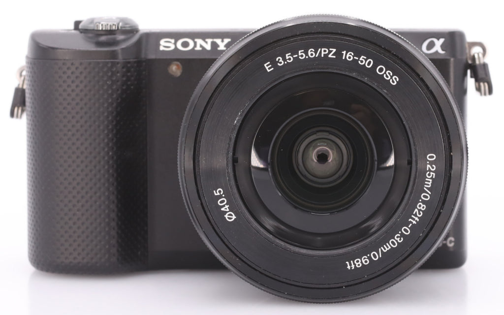Sony A5000 body zwart + 16-50mm F/3.5-5.6 OSS zwart occasion