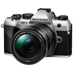 OM SYSTEM OM-5 II argento + 14-150mm f/4.0-5.6 ED II