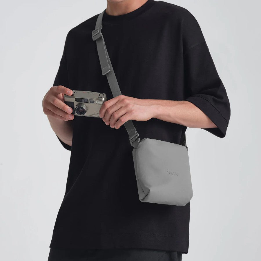 Urth Andesite Camera Pouch, stone