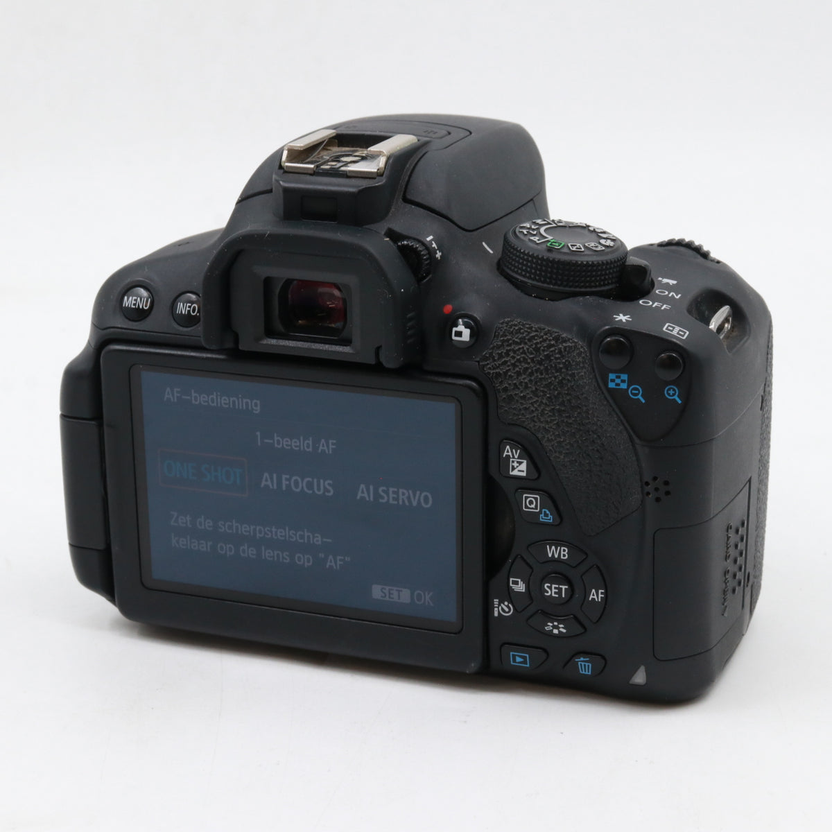 Canon EOS 700D body used